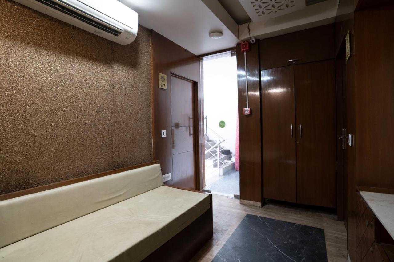 Hotel Kyra Airport Ахмедабад Екстериор снимка